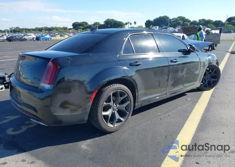 2023 Chrysler 300 300S z USA, uszkodzony, nr VIN 2C3CCABG5PH569540